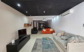 Unique Apartment And Location